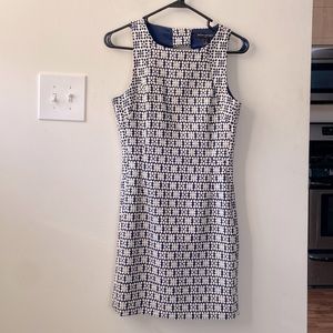 Banana Republic dress petite 0 blue and white pattern like new